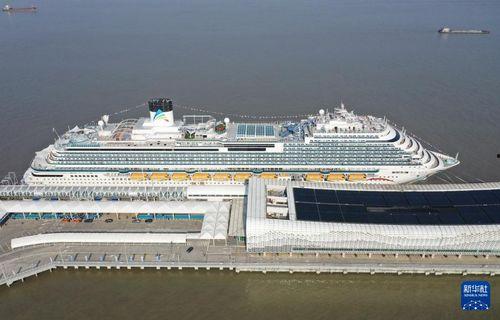 我国首艘国产大型邮轮视频,首艘大型邮轮惊艳亮相
