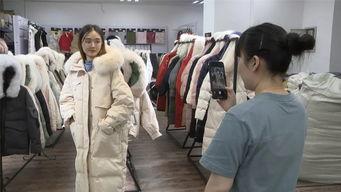 国产羽绒服生产视频,匠心独运，温暖如初